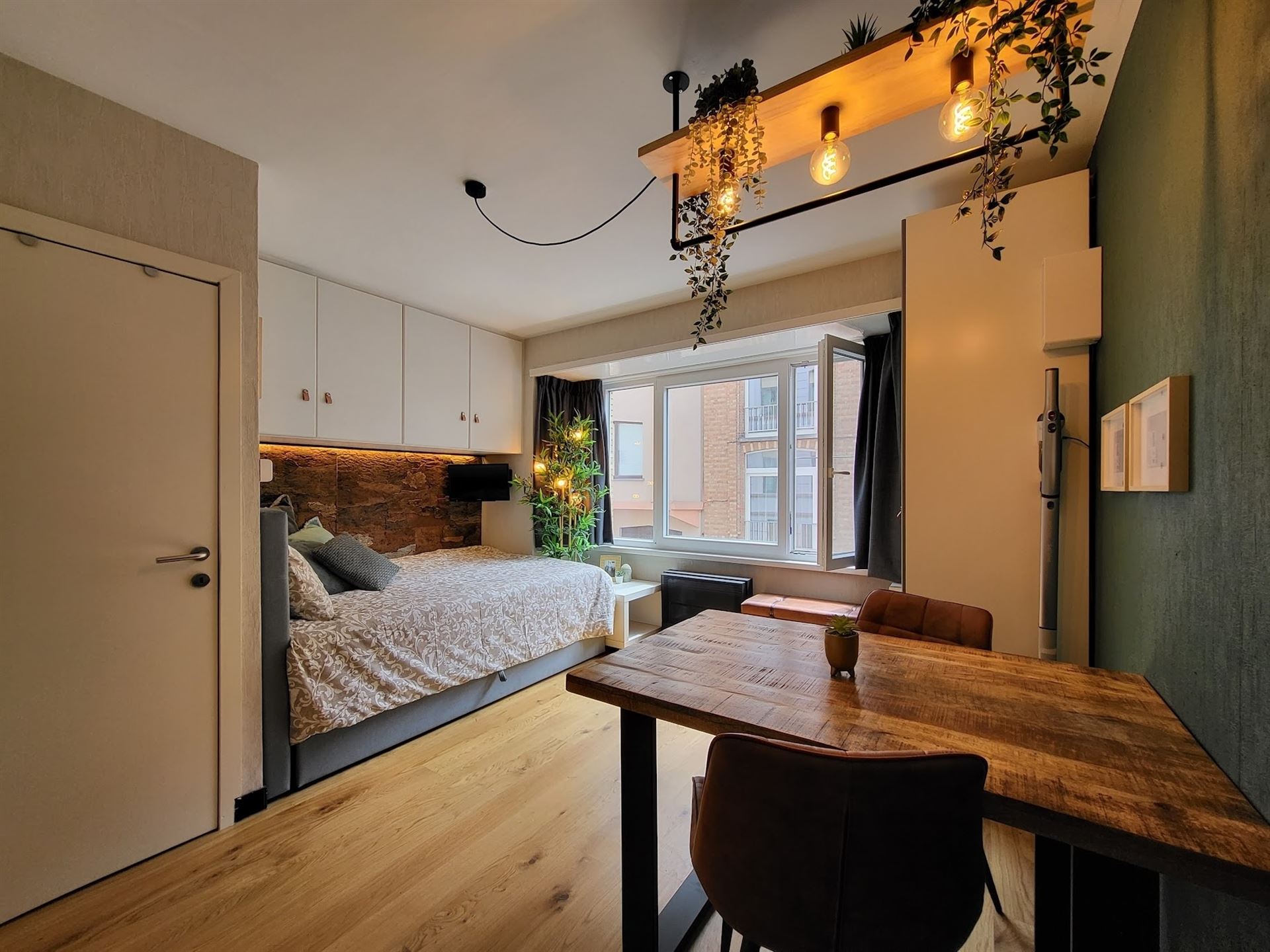 BS734