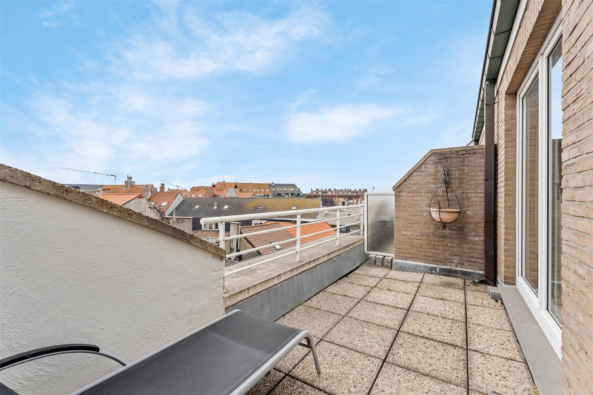 Click to switch