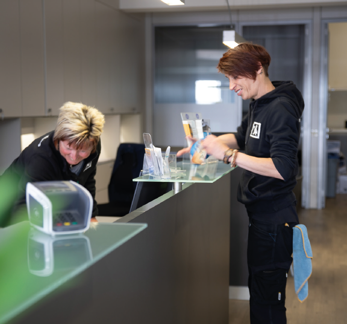Henri's Housekeeping: Poetsen met een hart